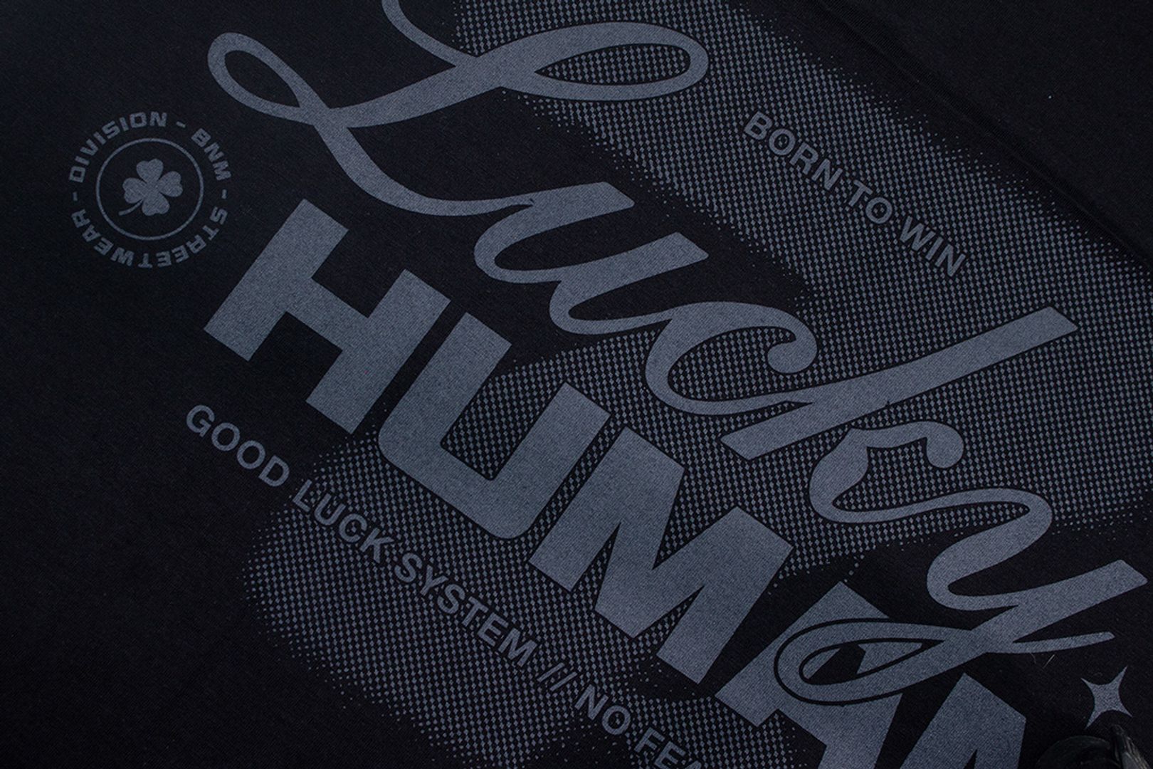 camiseta slim negra good luck collection 