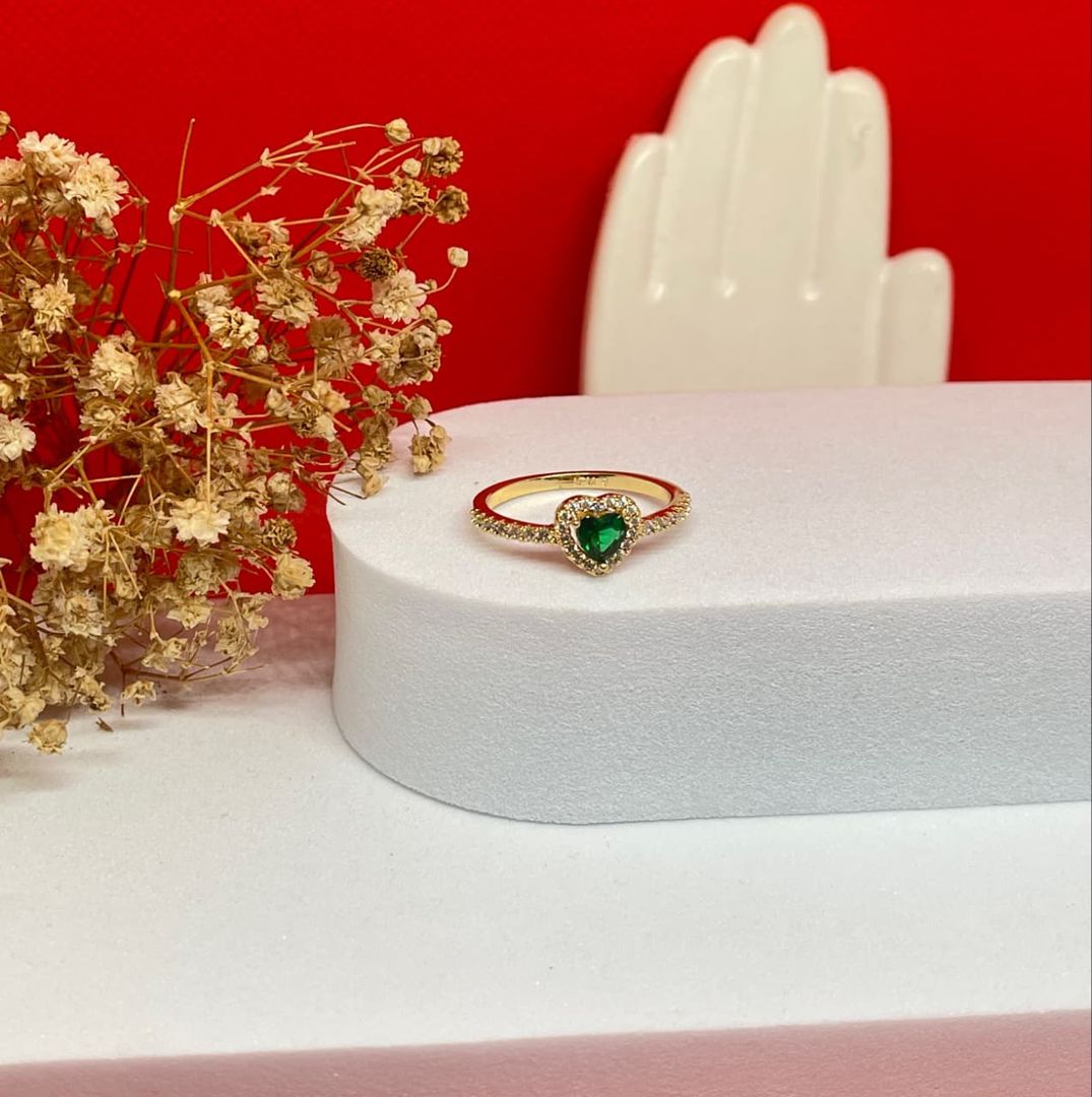 Anillo love milticirconias cristral verde