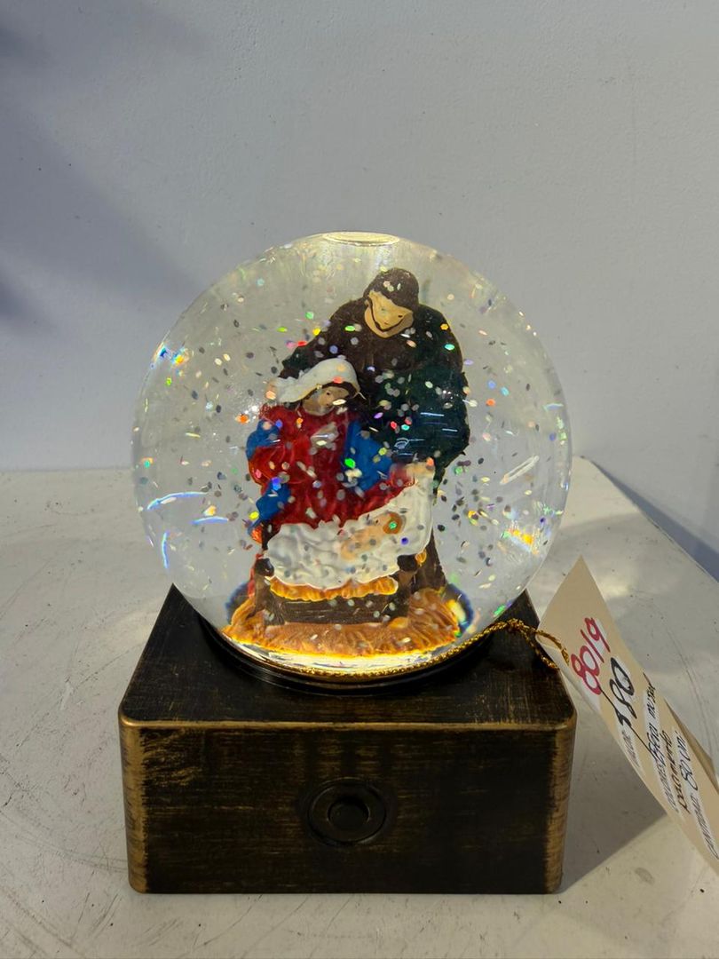 BOLA DE CRISTAL CON MUSICA Y LUZ SAGRADA FAMILIA