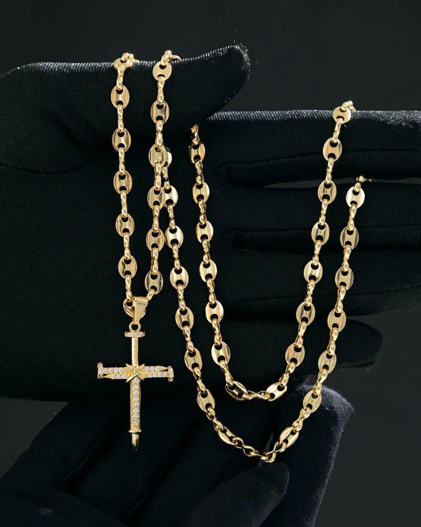 Cadena Gucci gruesa y cruz clavo 