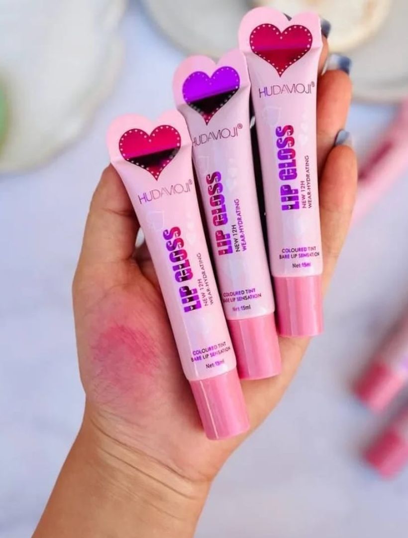 100- LIP GLOSS LOVE ME 