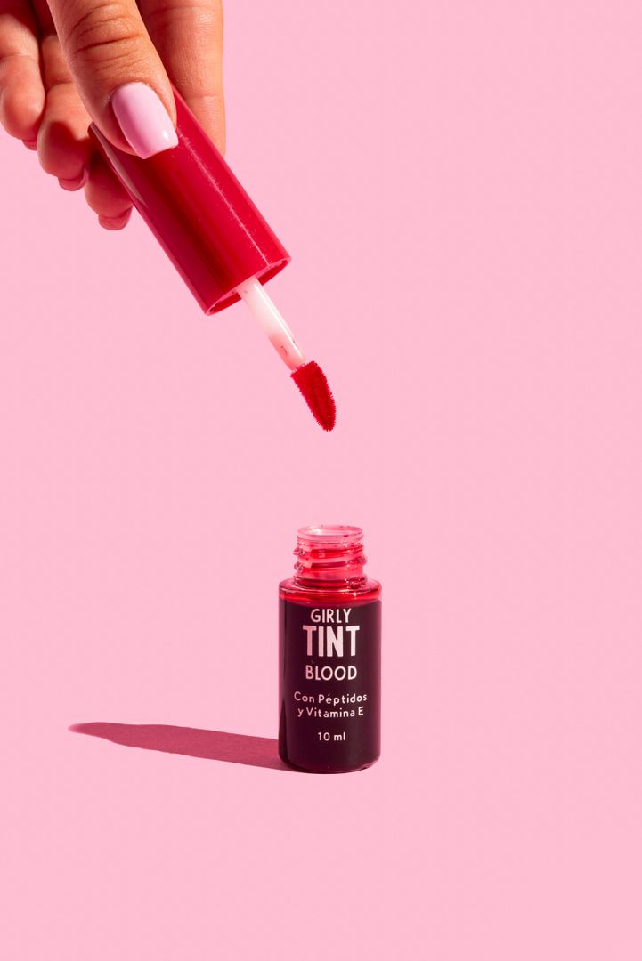 Girly Tint BLOOD tinta para labios y mejillas con peptidos