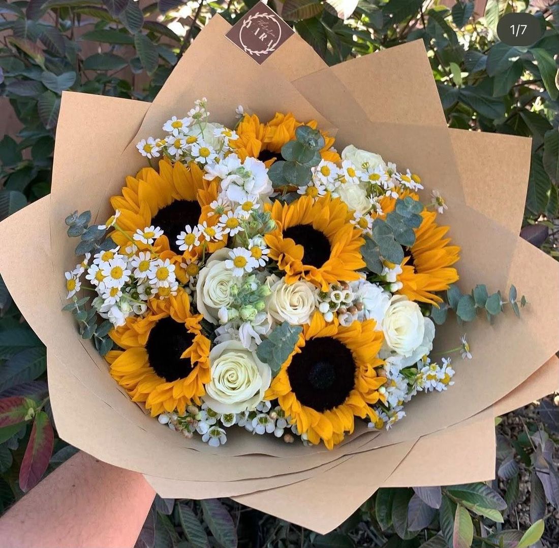 Rosas con girasoles