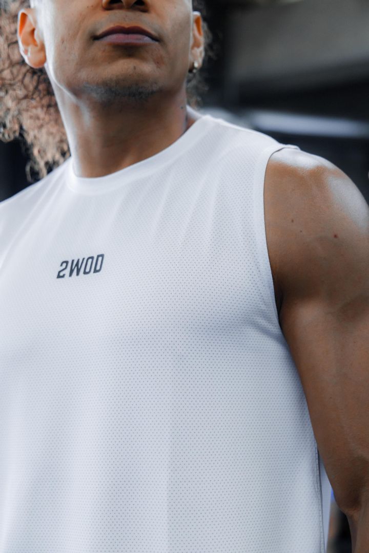 NUEVA CAMISILLA  HOMBRE BLANCA