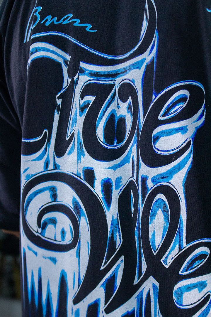 C. OVER ESTAMPADA LIVE WELL