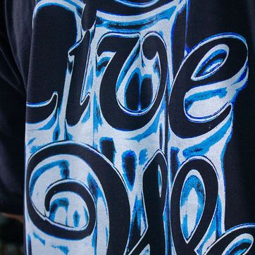 C. OVER ESTAMPADA LIVE WELL - imagen 3