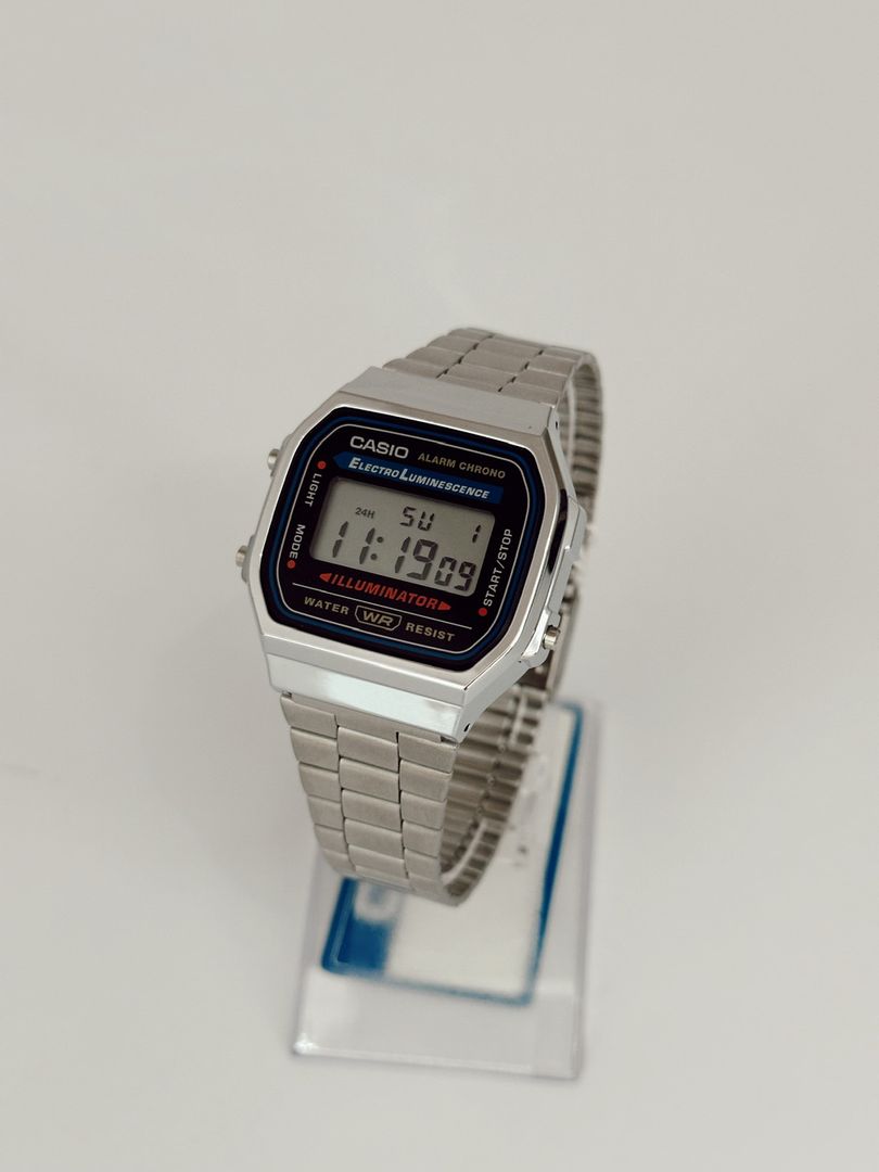 Casio retro, plateado original resistente al agua 