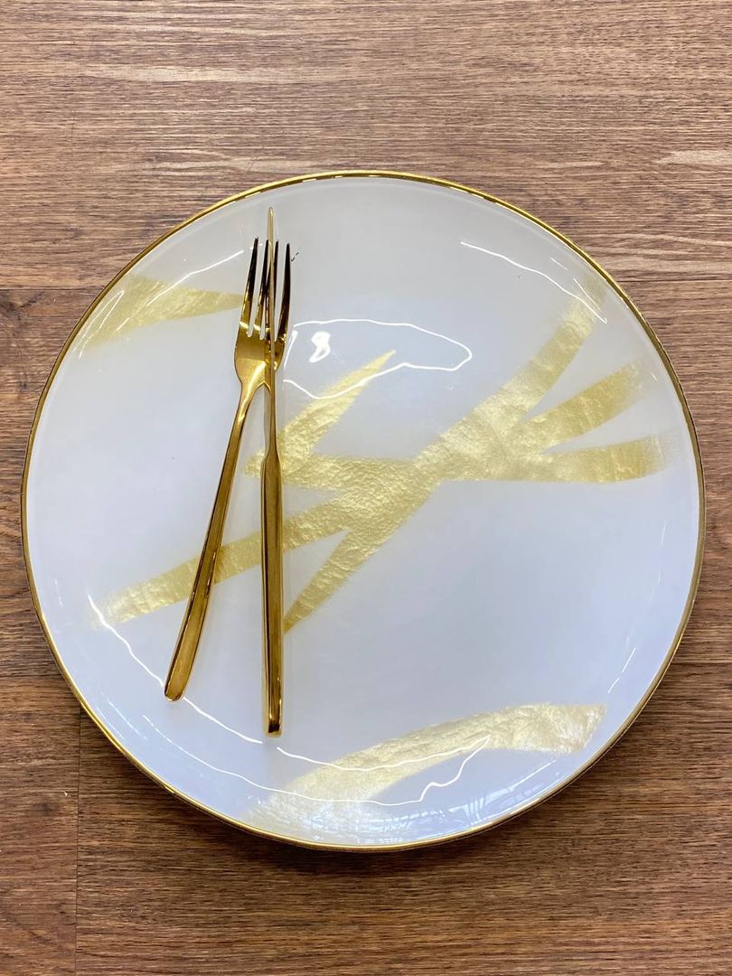 Bajo Plato Cristal blanco y Dorado