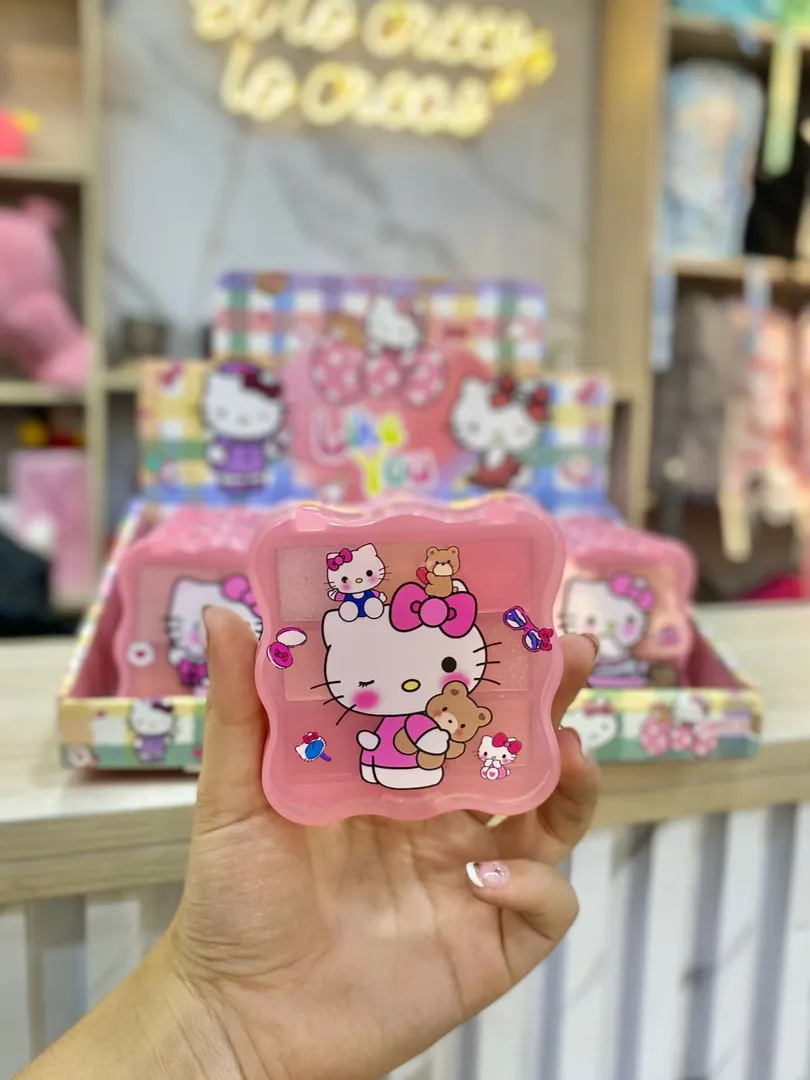 MAQUILLAJE HELLO KITTY 
