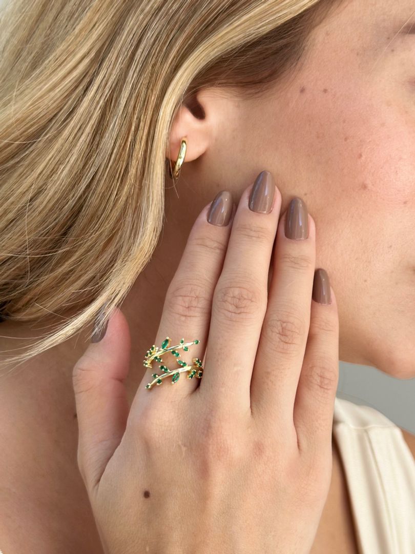 Anillo hojas esmeralda 