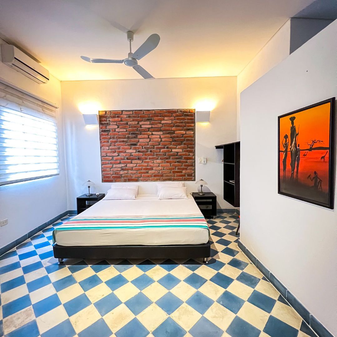 THE ORANGE HOUSE HOTEL