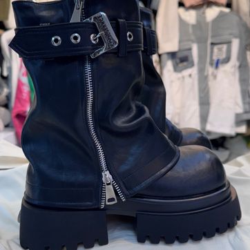 BOTA FUNKY NEGRO  - imagen 1