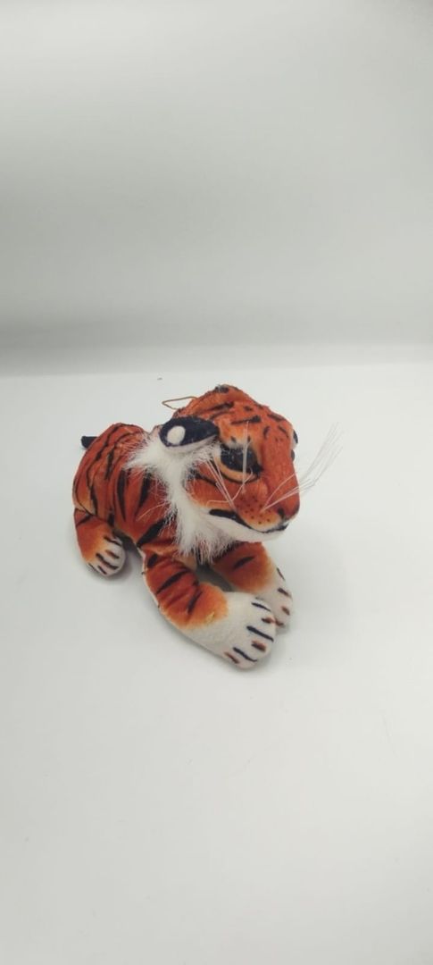 Tigre peluche pequeño 