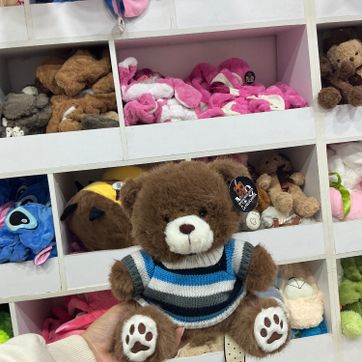 Imagen del producto Oso suéter 25cm 