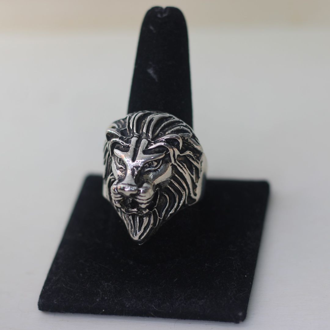 ANILLO LEON
