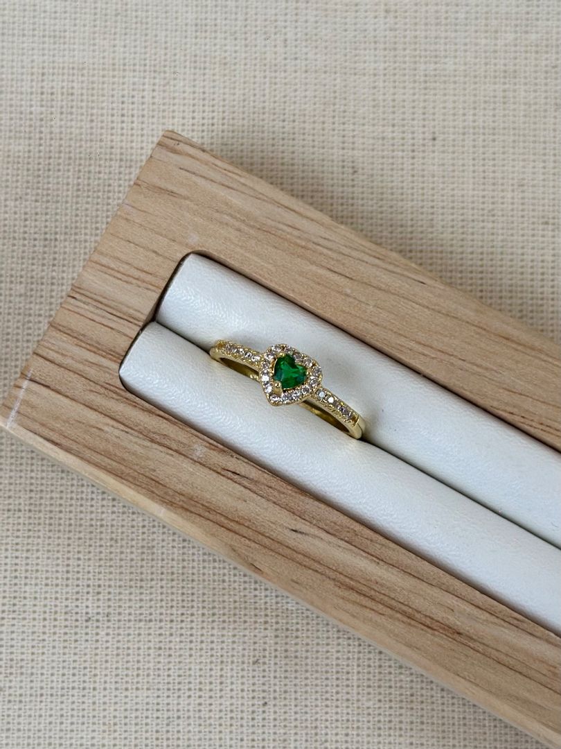 Anillo corazón esmeralda 
