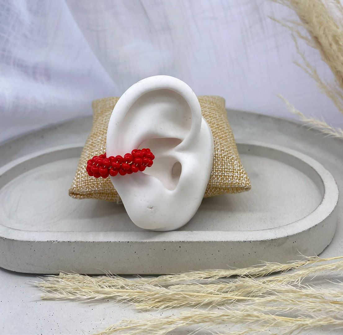 Earcuff artesanal, rojo, grande, covergold 