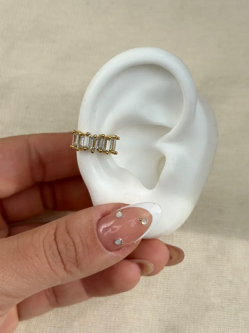 Earcuff piedras circonias 