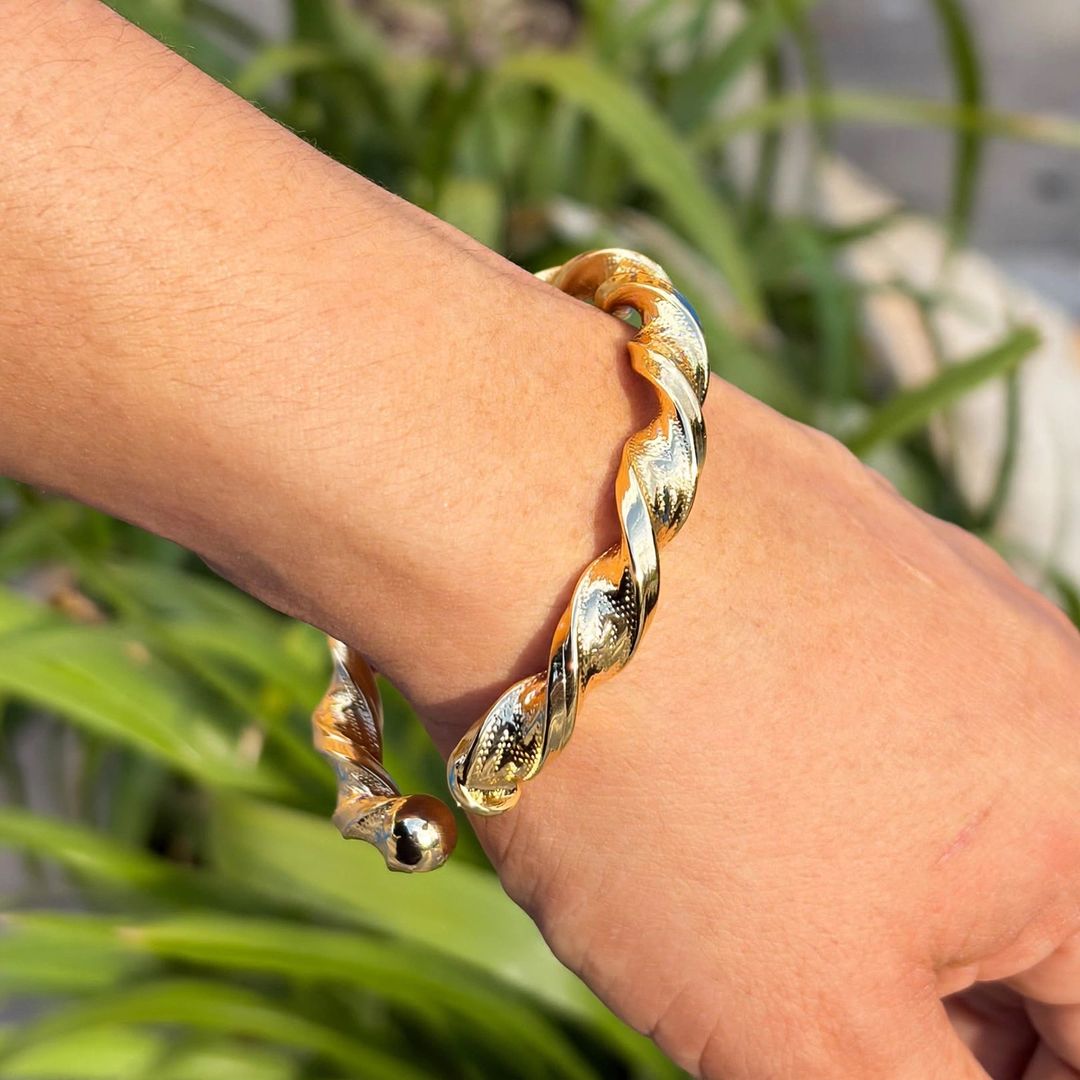 Brazalete trenzado dorado 