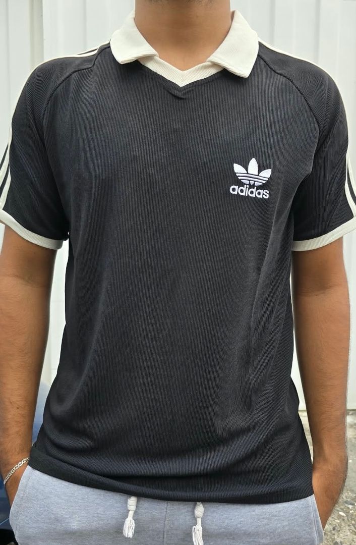 Camisa Adidas clásica black 