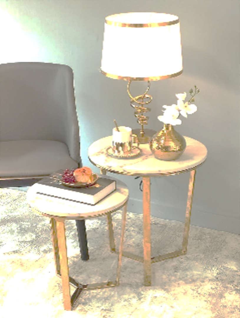 Set de dos mesas doradas en acero y marmol..