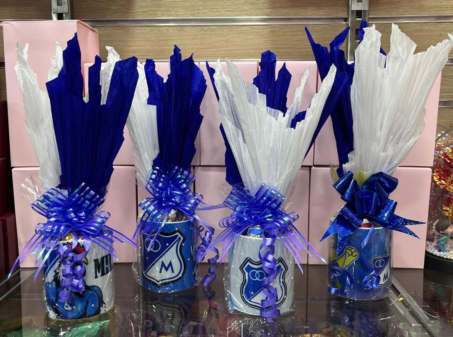 MUGS+ CHOCOLATES MILLONARIOS