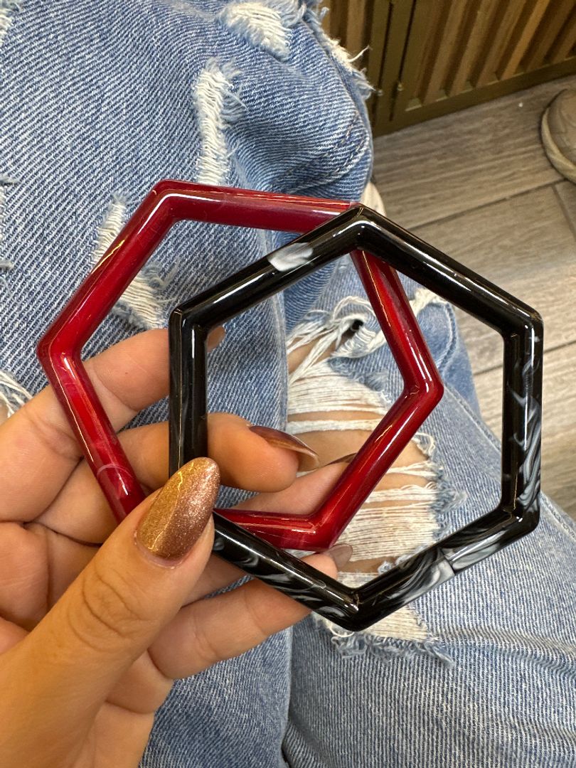 Pulsera acrílica hexagonal delgada 