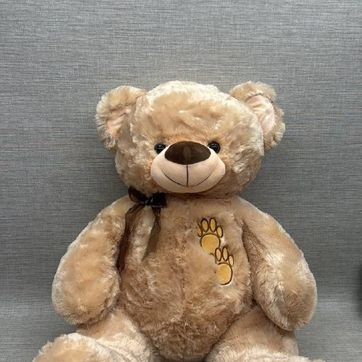 Imagen del producto OSO BEIGE CON HUELLITAS BORDADAS 60 CM