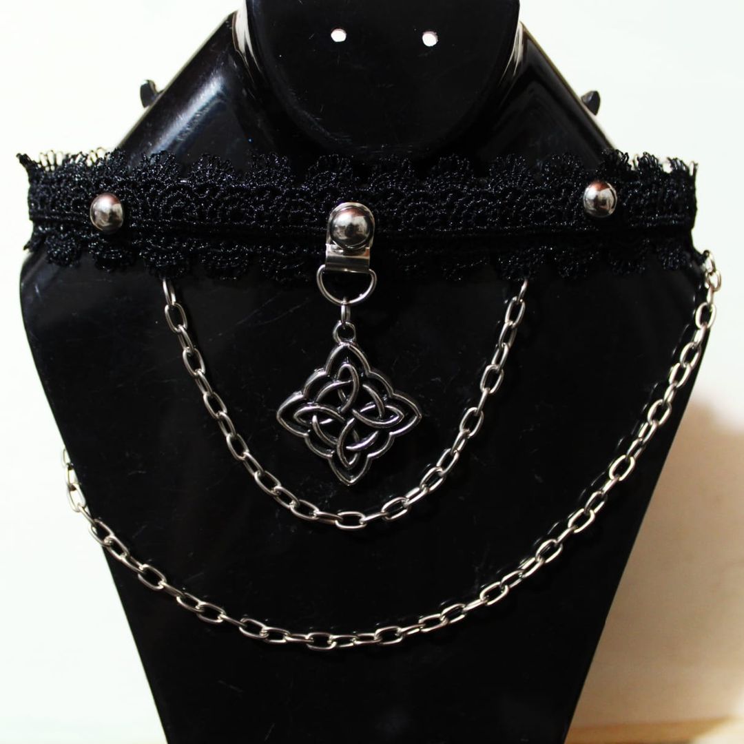 CHOKER NUDO DE BRUJA