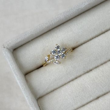 Imagen del producto Anillo flor circones 