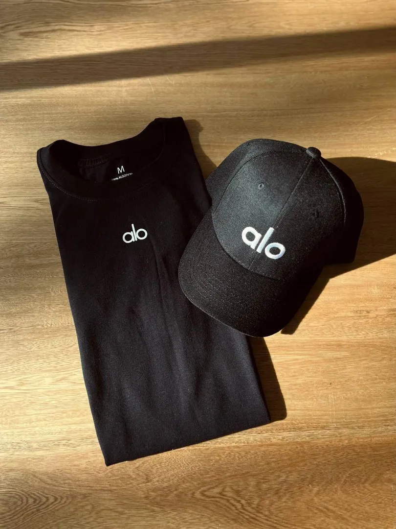 DUO DE CAMISETA + GORRA BORDADA