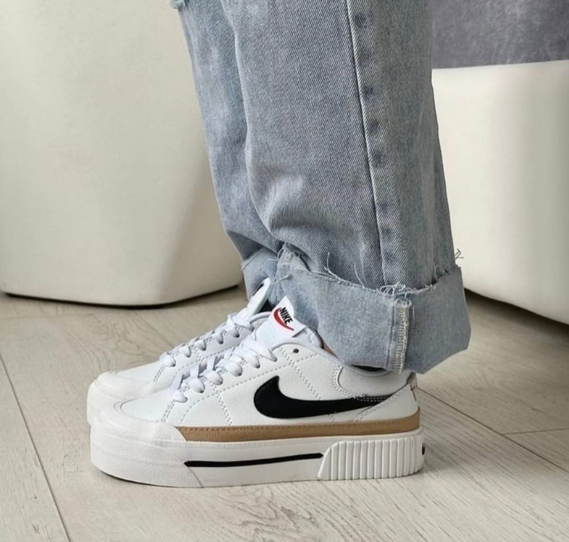 Nike Court Cafe 