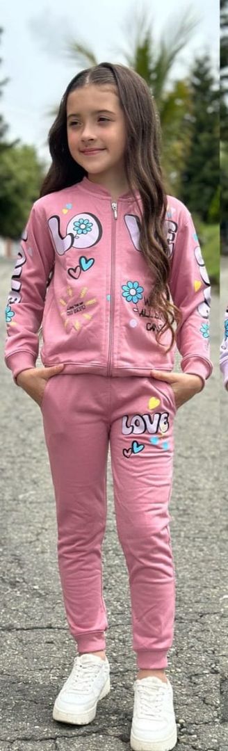 Conjunto deportivo para niña