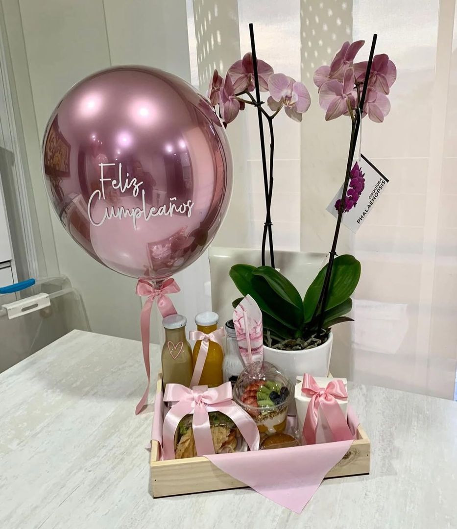 Ref.Desayuno con orquidea