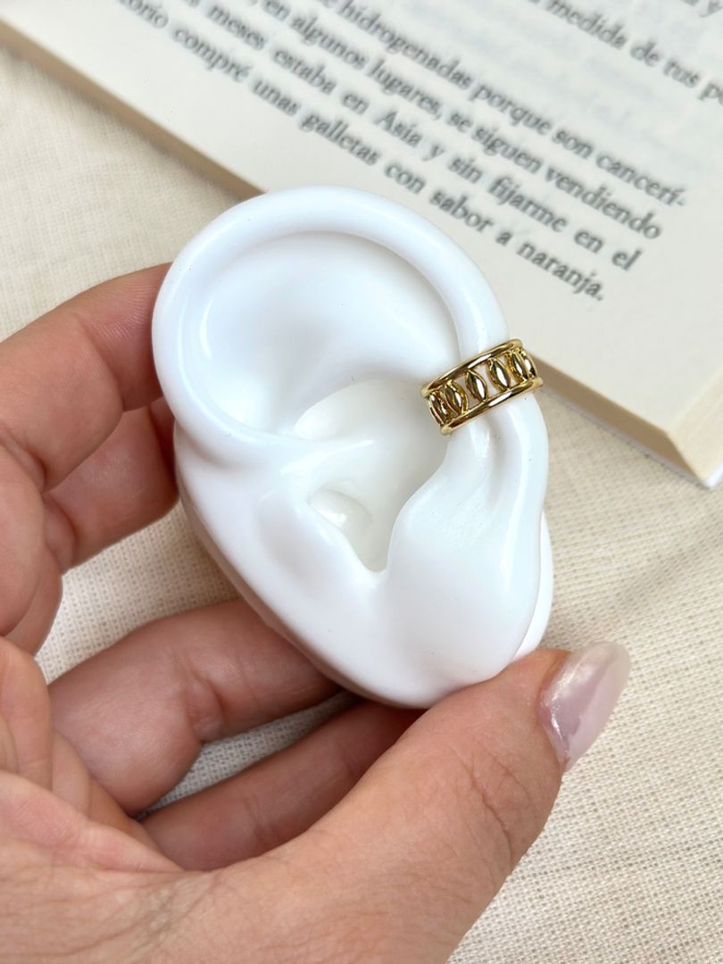 Earcuff líneas dorado 