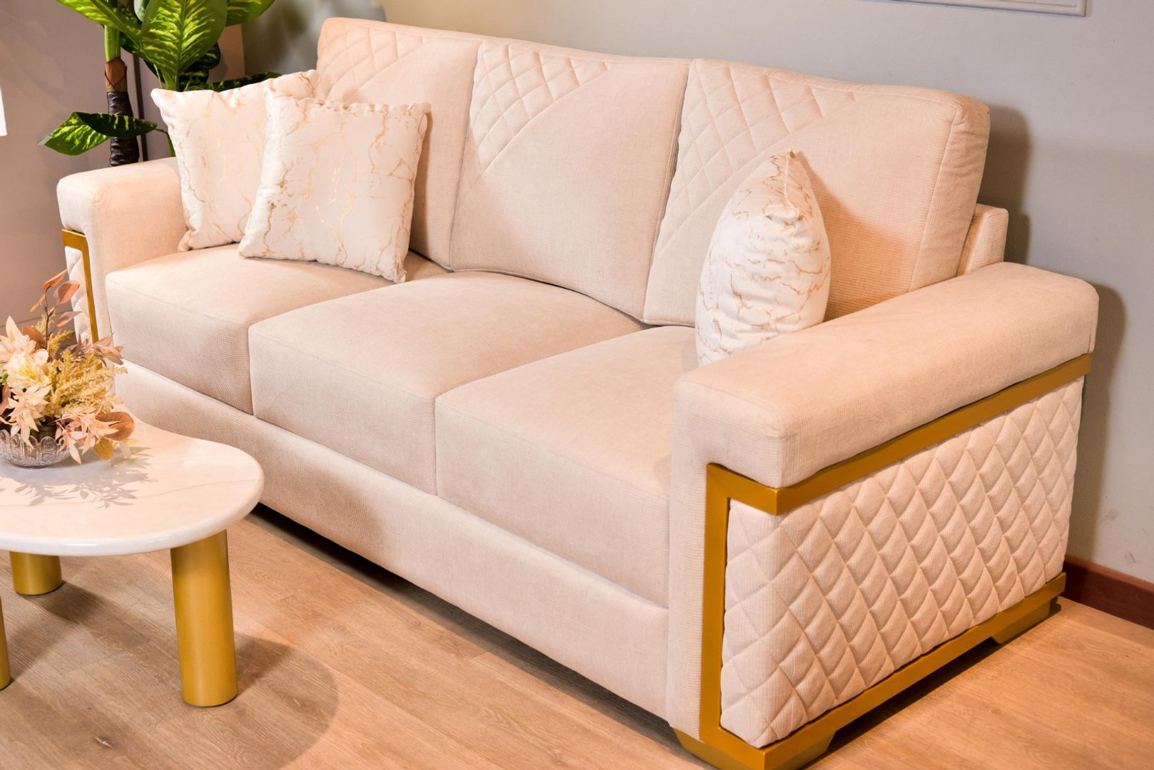 SOFA OLIVER 3 PTS + 2 SILLAS VETTE Y MESA DE CENTRO P.M