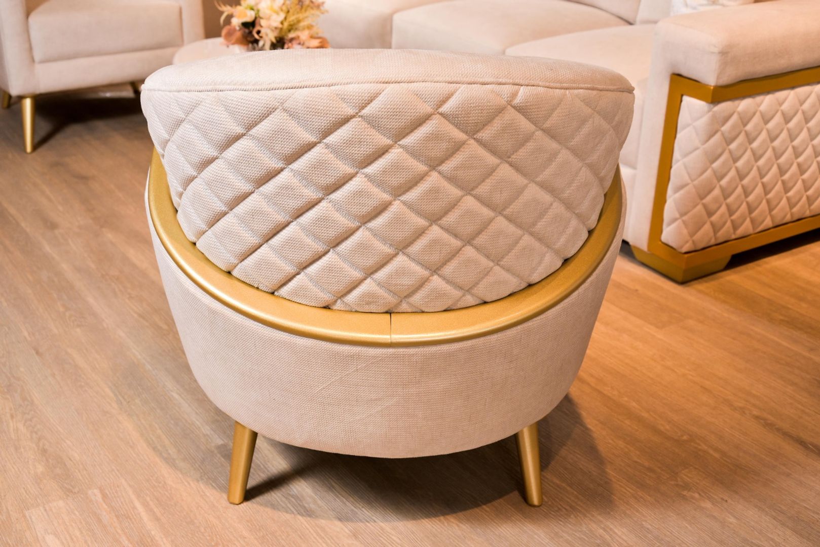 SOFA OLIVER 3 PTS + 2 SILLAS VETTE Y MESA DE CENTRO P.M