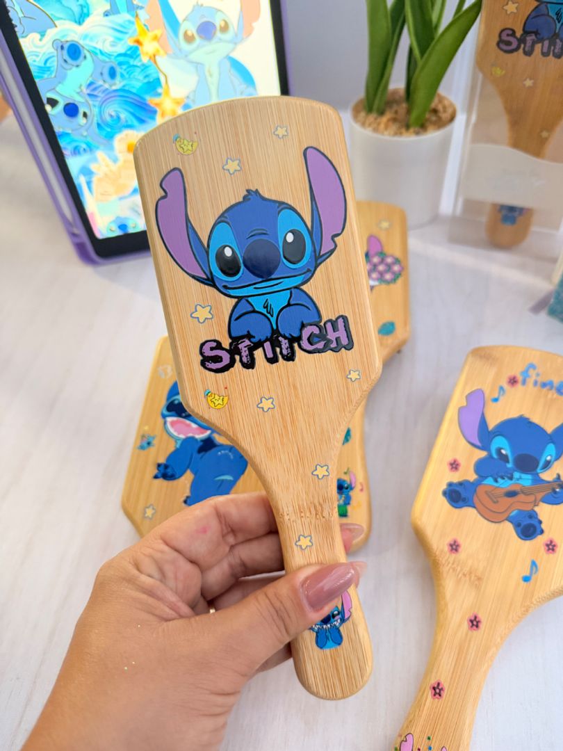 Cepillo bambú Stitch en caja  