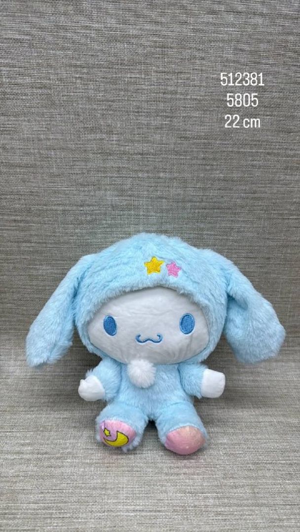 COLECCIÓN SANRIO CON PIYAMA (CINNAMOROLL) 22 CM
