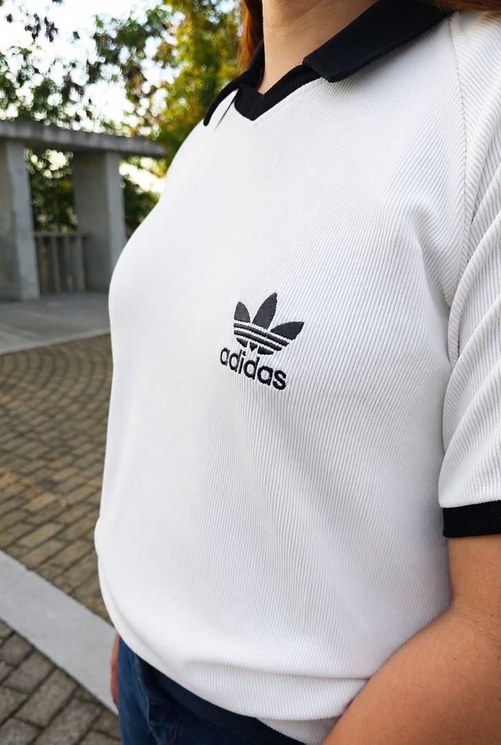 Camisa Adidas clásica Woman 
