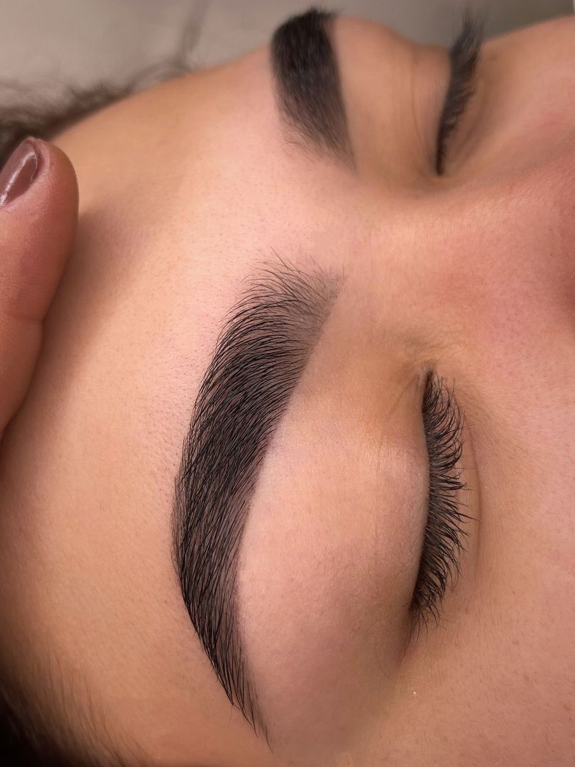 Cejas en henna - diseño personalizado 