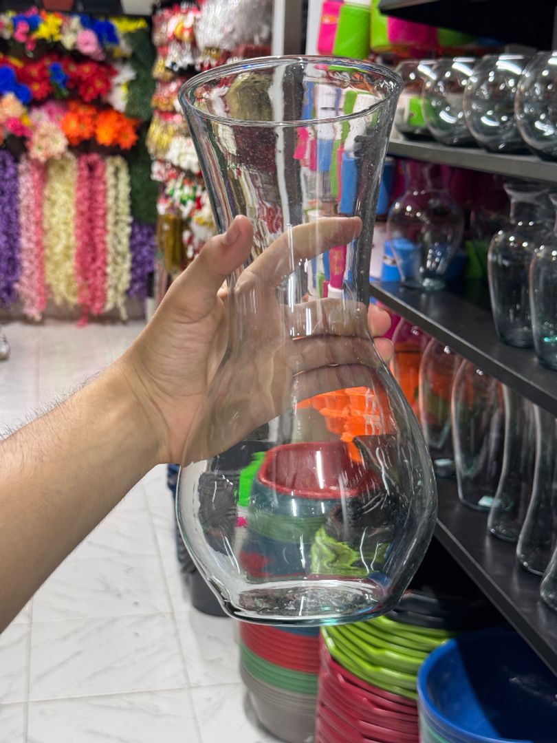 Florero de vidrio  estilo clásico 