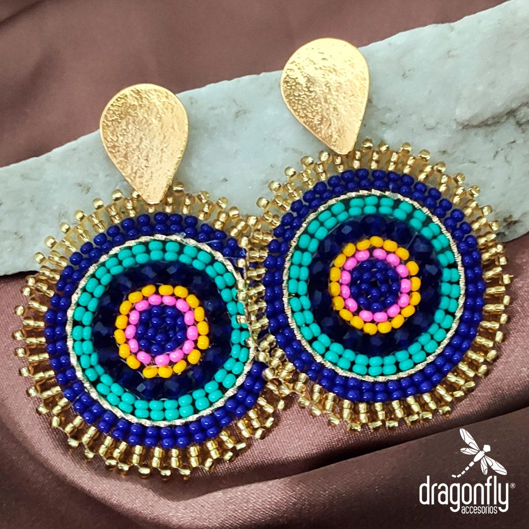 arete bronce mandala circular tejido a mano en mostacilla  y muranos azul -dorado