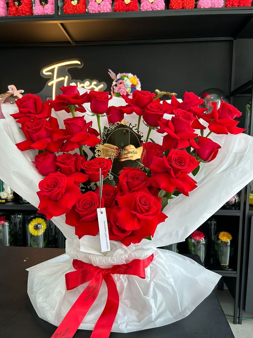 BOUQUET RED HAPPY BIRTHDAY