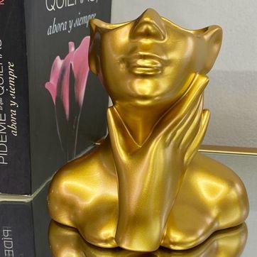 Adorno de resina dorado - imagen 1