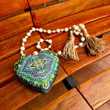 Corazón huichol - imagen 1