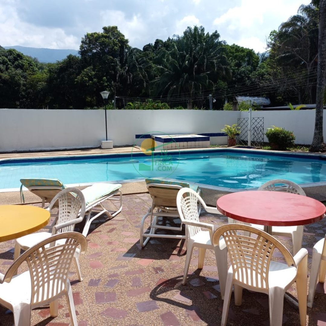 MELGAR |10|12 PERSONAS