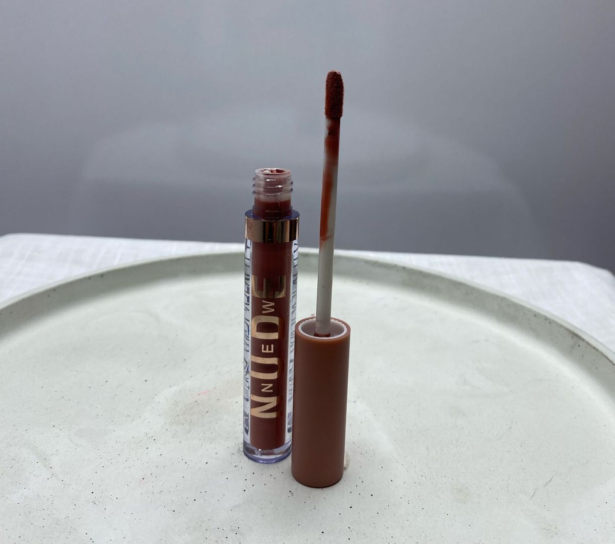 Labial mate 