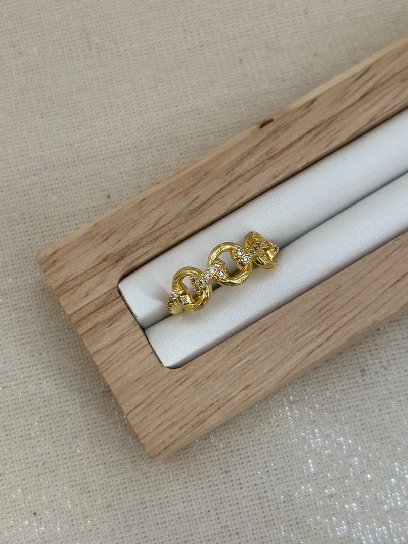 Anillo cruzado circonias 