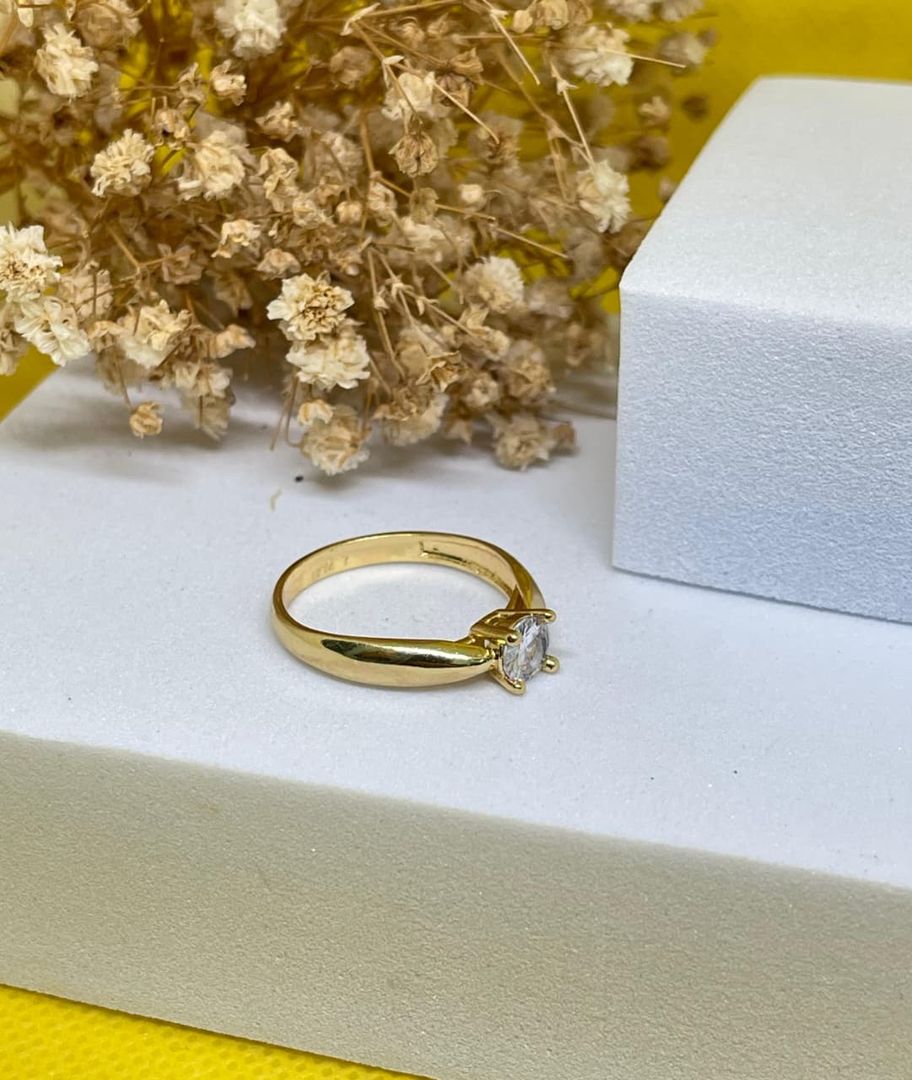Anillo solitario semigrueso liso cristal 5mm